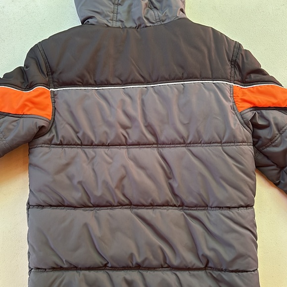 Rain Jacket like new. - Picture 4 of 8